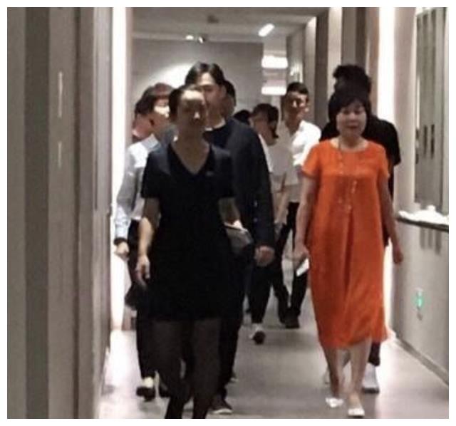 张天爱|黄磊，“不爱惜羽毛”终于付出代价