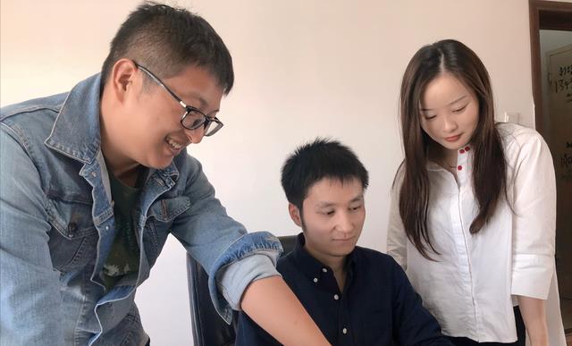 招聘|“辞职要请大家喝喜茶”，实习生拒绝职场PUA，却被指责不会做人