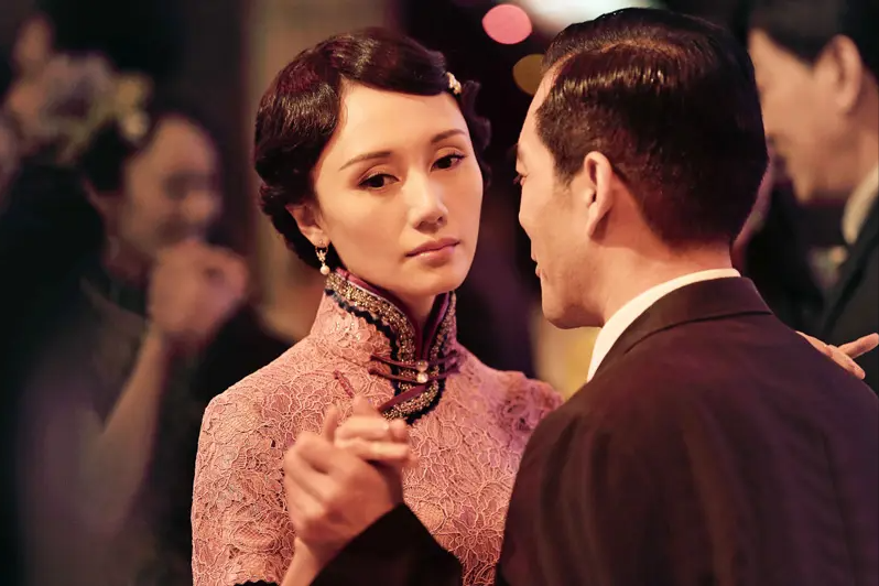 袁泉|6根钢钉1根钢条,坚守23年不变,袁泉的清醒打了多少明星的脸?