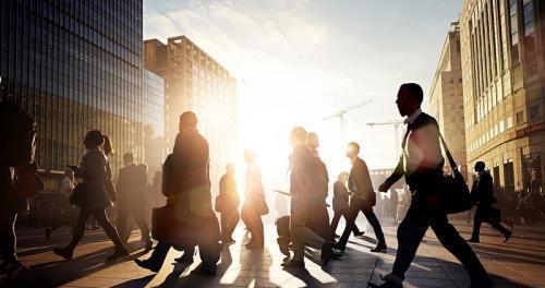 58同城|人到中年，才明白人生有三件事不能等，越迟做越后悔，趁早去完成