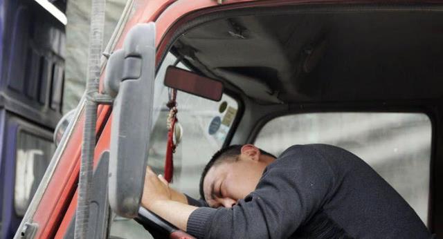 “大货车”里的1男1女,他们生活中是“真夫妻”吗?内行给出答案