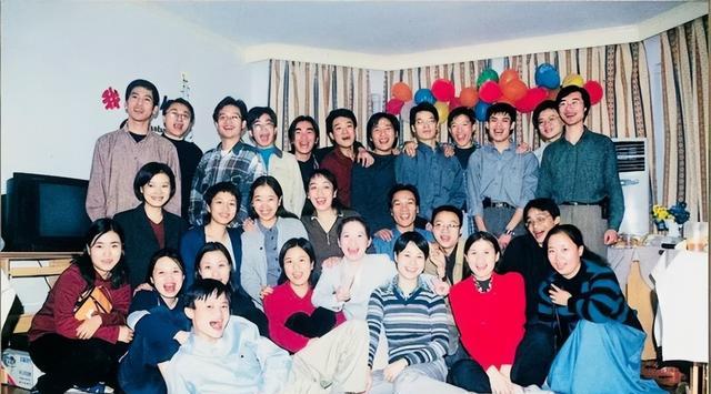 马云|马云妻子照片被扒出,美貌不输奶茶妹妹,马云:没有她就没有阿里