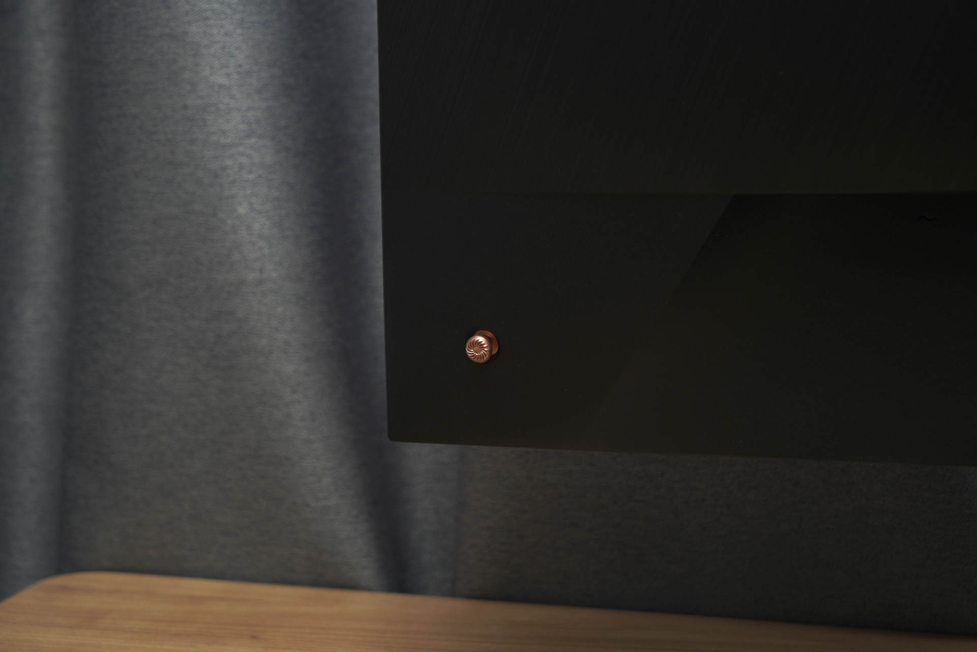 显示器|27寸不够爽? 那换32寸的? MPG321QRF开箱