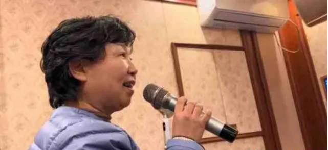 千娇百媚|许妈一直被模仿，从未被超越。网友：有人穿上龙袍，也不像太子