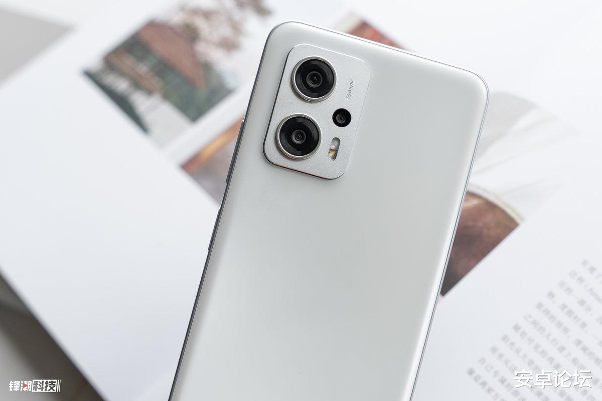 红米手机|Redmi Note 11T Pro+奶盐白图赏：又一款小清新配色选择