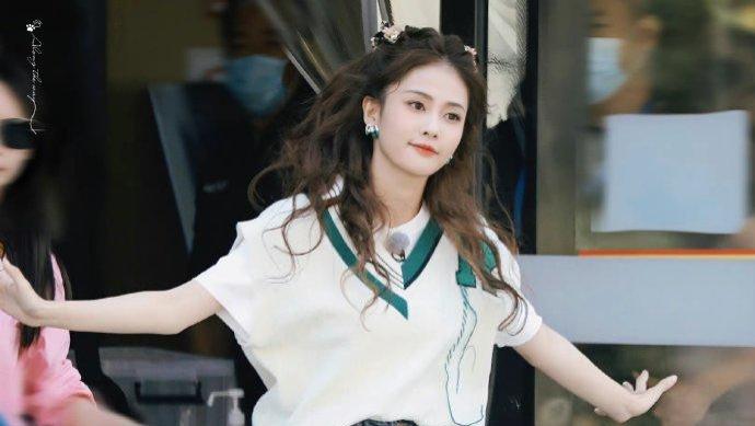 白梦妍|白鹿张凌赫疑因戏生情，从称呼、动作都有迹可循，男方大面积脱粉