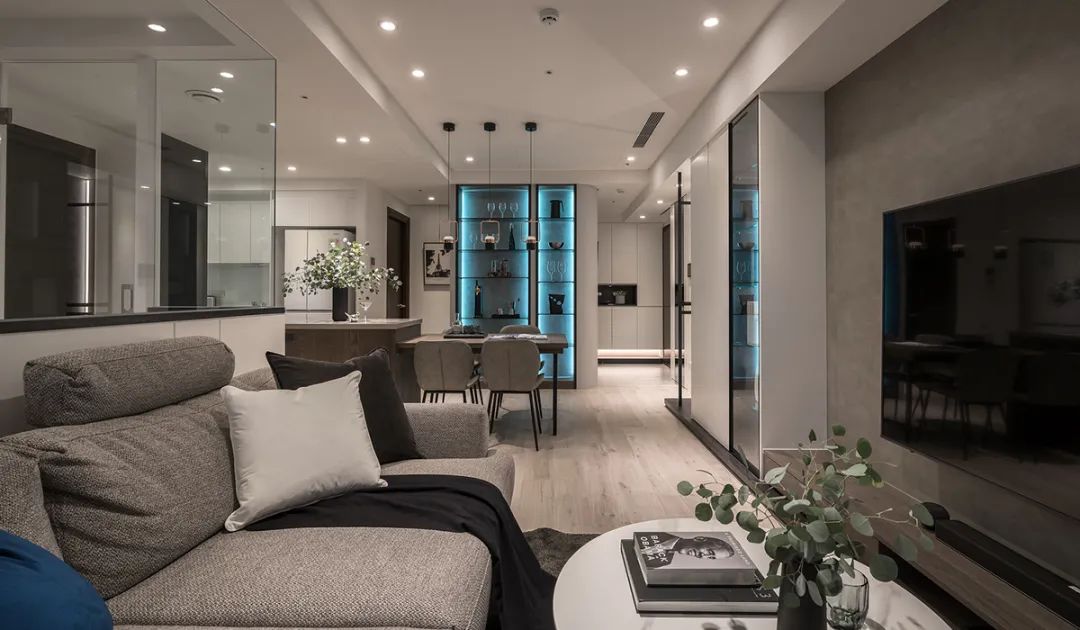 90㎡，简洁线条的空间感，保有率真本质