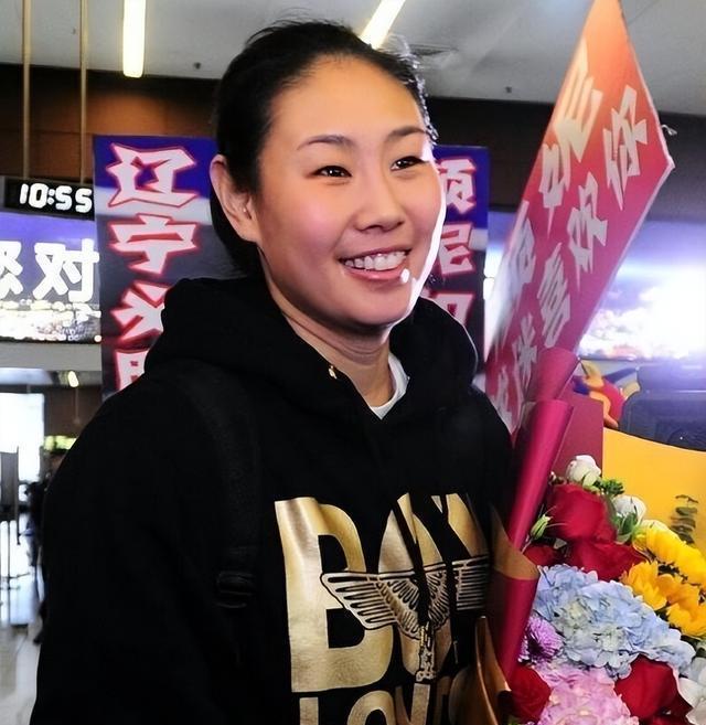 颜妮|女排35岁颜妮喜迎恋情？比她大2岁高大帅气，社媒还曾霸气示爱