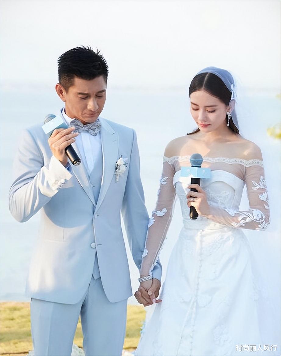 刘亦菲|51岁吴奇隆粘着小娇妻！穿羽绒服陪刘诗诗聚餐，搂腰牵手狂撒狗粮