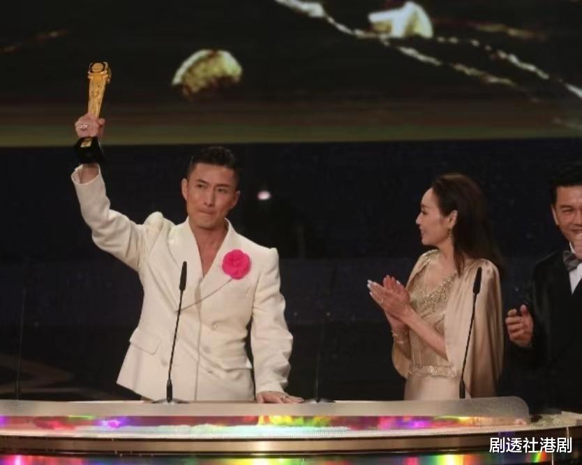 陈山聪|以奖换奖!TVB知名男星终开斋夺得视帝,曝望用奖项让太太生个女儿