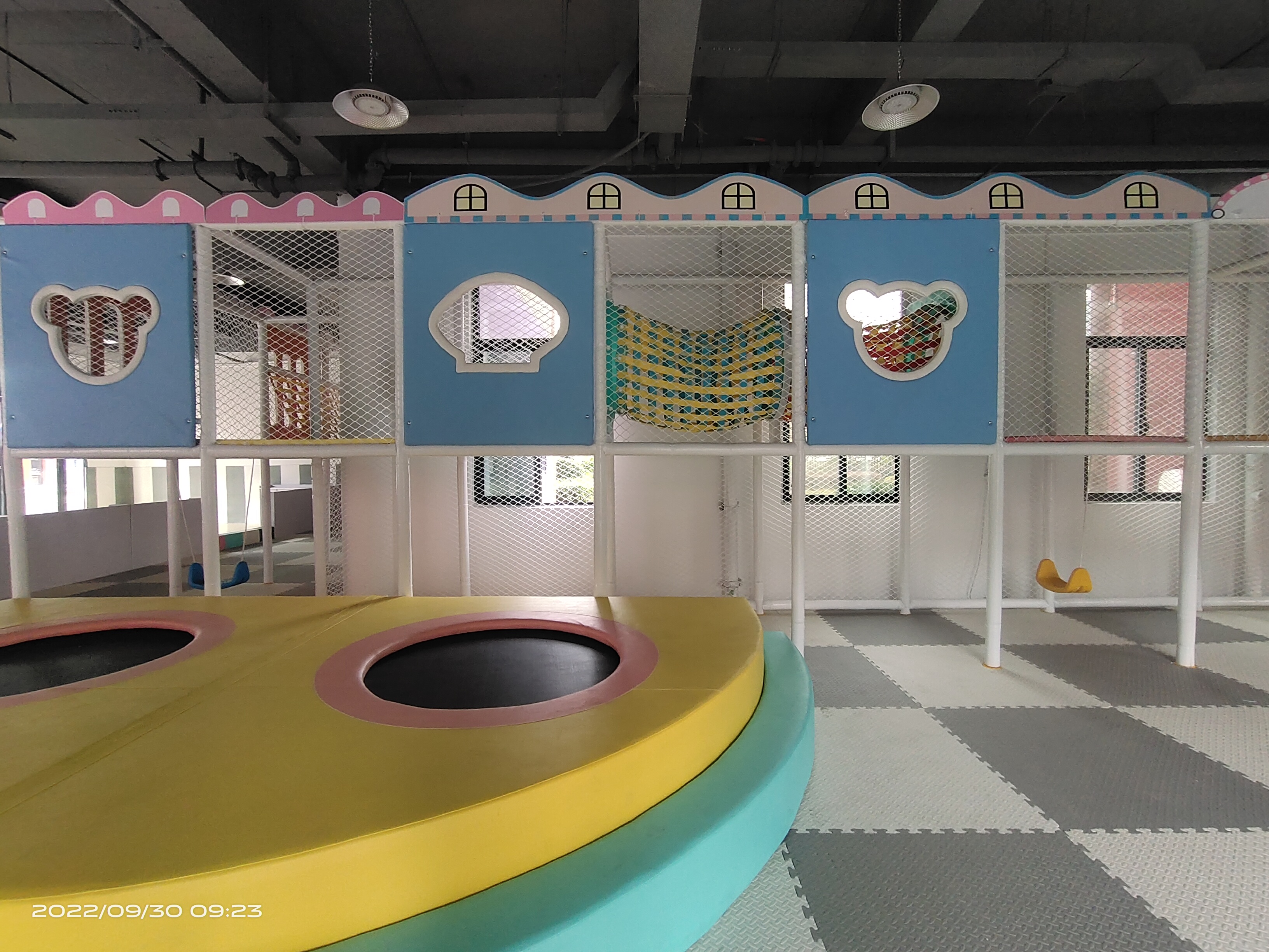 游乐园|龙里油画乐园——游无尽,乐无边