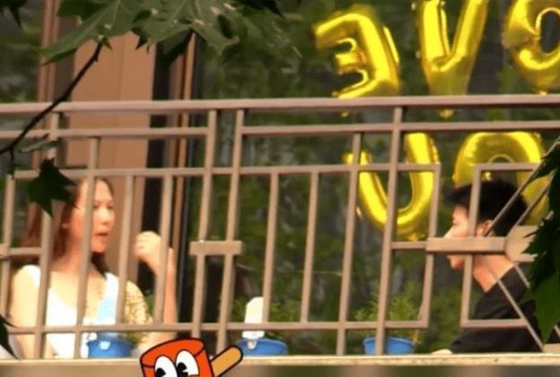 蔡少芬|蔡少芬举家搬迁返回香港,在上海仅生活了一年,豪宅挂牌出租