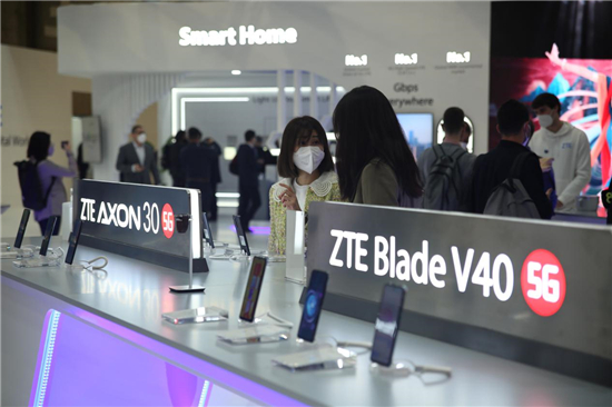 OPPO|中国科技企业在MWC2022成焦点，绿厂闪充技术领先行业