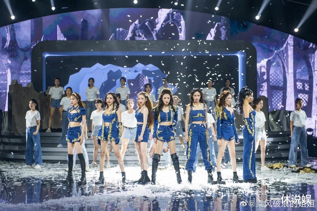 沈梦辰|沈梦辰与孟佳合照，卷起上衣露出“蚂蚁腰”，疑似辟谣怀孕传闻