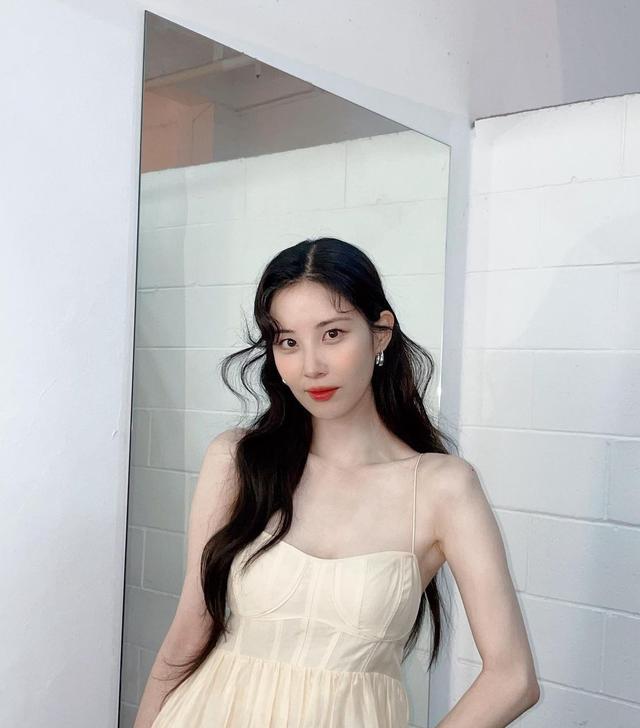 徐玄|少女时代徐贤晒出自己收到的超大钻戒，满脸笑容超开心！