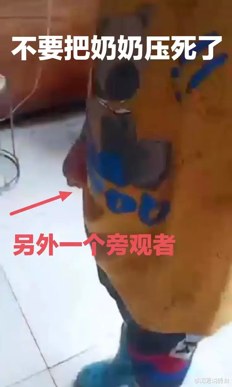 太可怕了!10岁孙子将奶奶活活勒死,旁边的同伴边笑边淡定拍视频
