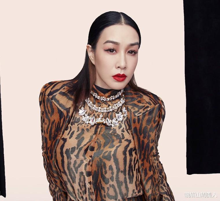 发型 ?等我过了50岁，坚决不留这4种“发型”，显老没气质，大妈感十足