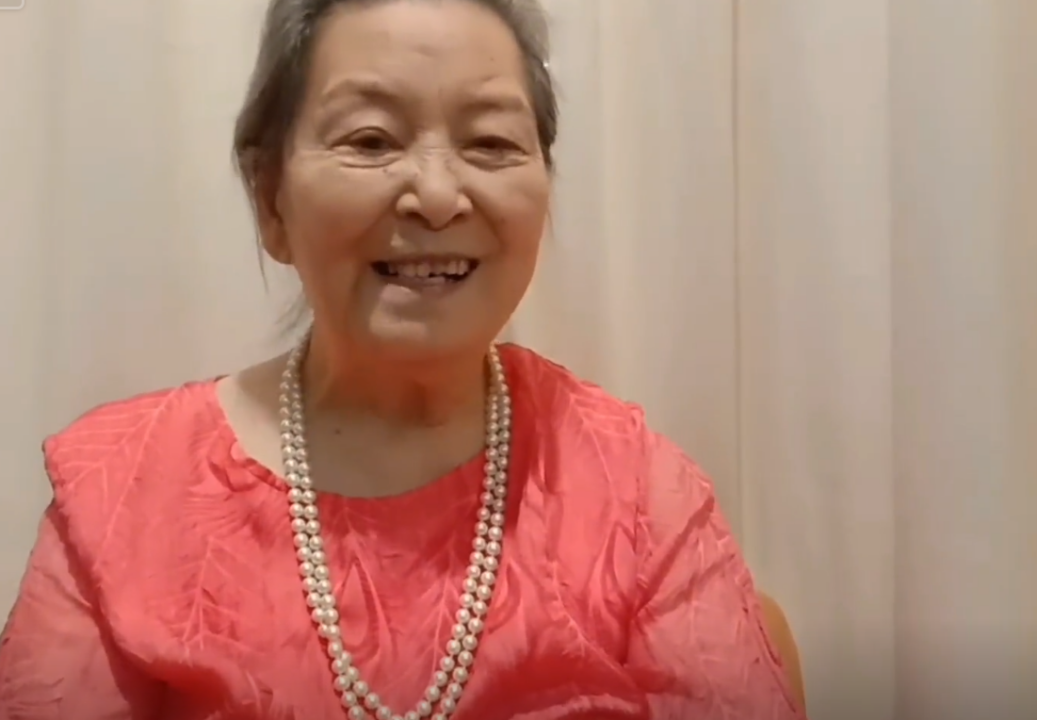 朗诵|90岁“王夫人”周贤珍庆生!当众大声朗诵不结巴,头发花白精神好