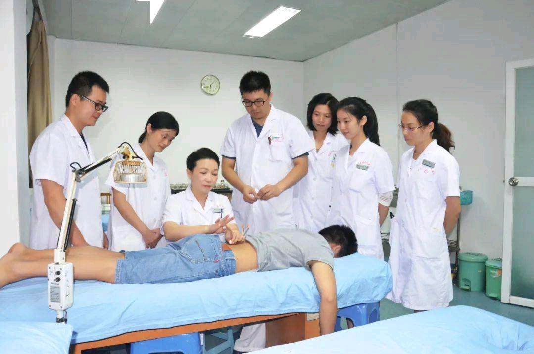 针灸|著名中医吴明霞,吴氏浅针流派代表性传承人,推动针灸进入新境界