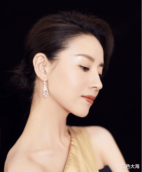 刘海 美人“在骨不在皮”，脸上有这3种特征的女人，年纪越大越有气质