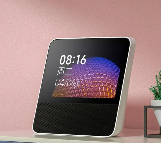 创投圈|小爱触屏音箱8配置速看：家庭智能中控+多设备智能通话，仅349元