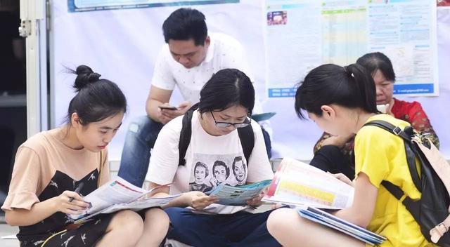 中考|高分考生到处都是,630分也难上高中?2022考生有苦难言!