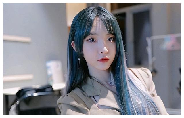 郑乃馨|郑乃馨：甜美长相，凭借女团出道，黑料频发的她到底发生了什么？