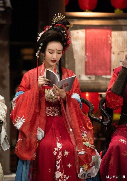 江映蓉|鹿晗关晓彤的瓜没等到,却等来这3大好消息,杨颖王鸥也有份