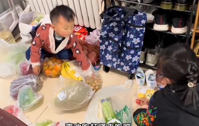 奇奇|奇奇逛超市买菜太机灵，田静直夸省心，网友调侃是“姚家暖男”
