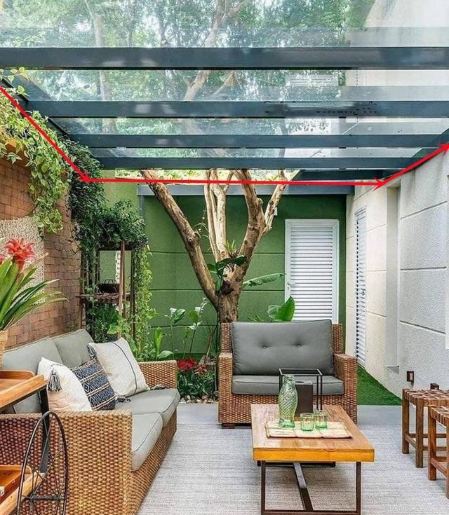 没有比中庭更舒适的地方了,喝茶吃饭还晒不到太阳,避暑胜地!