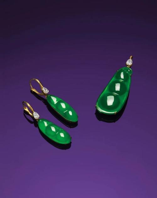 翡翠|历届拍卖会的常客—翡翠福豆，究竟有什么寓意？