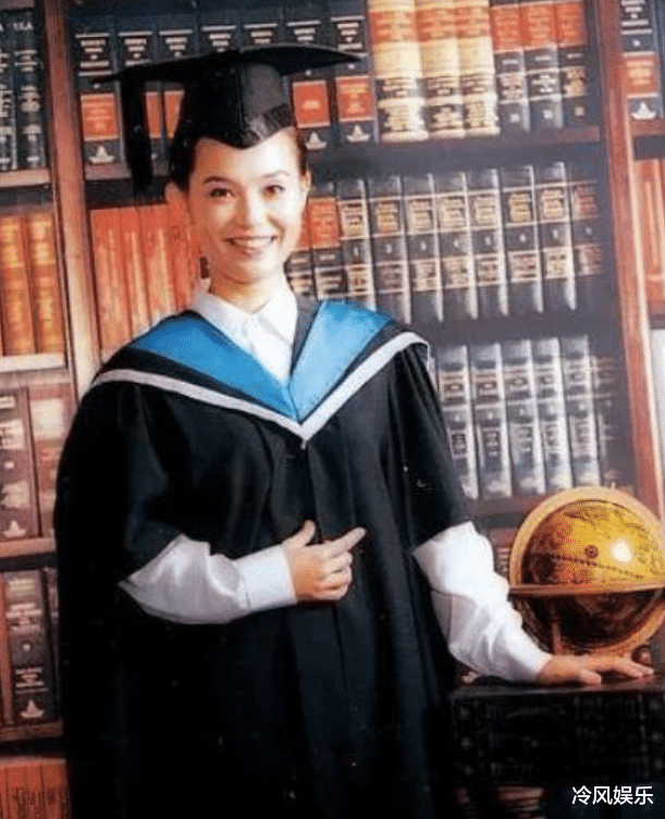 开端|刘家良去世时,葬礼上哭到昏厥的娇妻,凭啥55岁时转身嫁进赌王家