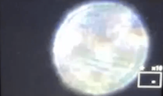 空中悬停!天空的不明发光体飞行物,球状闪电?