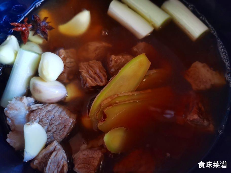 牛肉“克星”被找到了！炖牛肉时加一点，出锅软烂鲜香，没有腥味