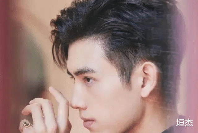 许凯|“嘴歪”也好看的男星，只服这8位，嘴巴不端正依旧帅气迷人