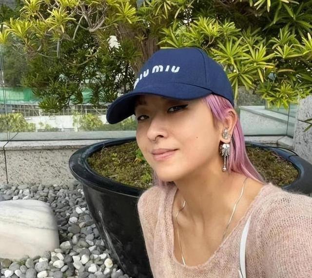 陈奕迅|陈奕迅老婆晒出在日本出游照,穿着休闲,背包价格引热议