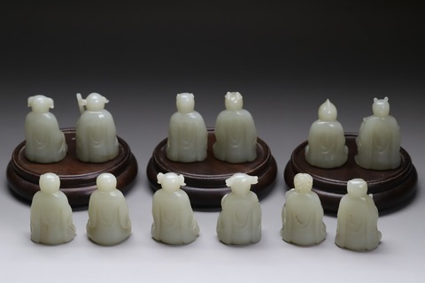 和田玉籽料|舊藏和田玉籽料“十二兽首”一套  .