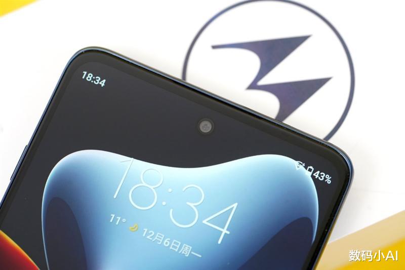 摩托罗拉|国产“卷王”再跌新低，12GB+512GB，降至2299元