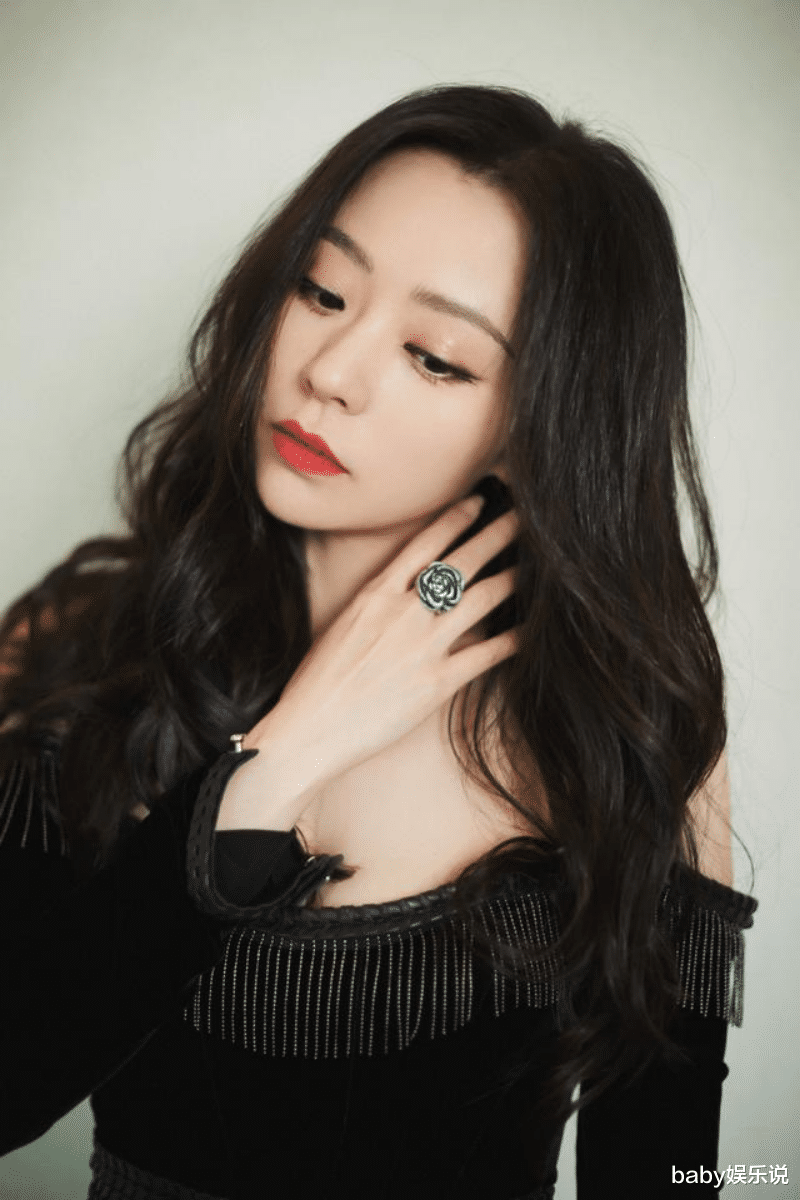 张靓颖|张靓颖:与冯轲相爱15年,被骗走6亿身家,离婚4年后二人天差地别