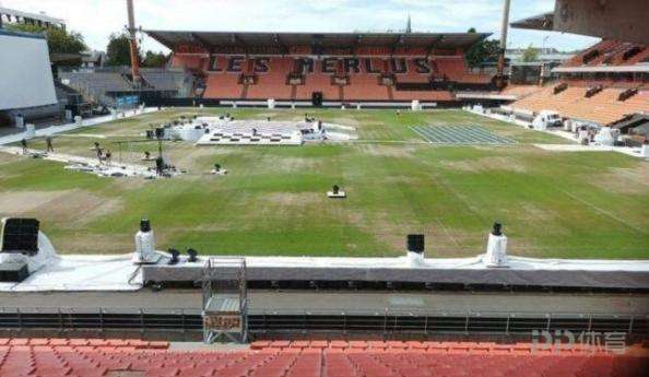 音乐节活动破坏球场草皮 洛里昂对阵里昂的法甲联赛延期