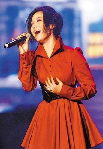 姚贝娜|姚贝娜:33岁遗憾离世,无私捐献了眼角膜,为何拒绝做化疗?