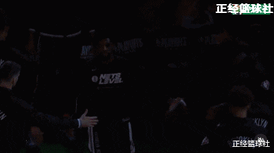 欧冠|欧文冲绿军球迷竖中指一幕曝光！恐遭NBA严惩 中场休息时与球迷对骂