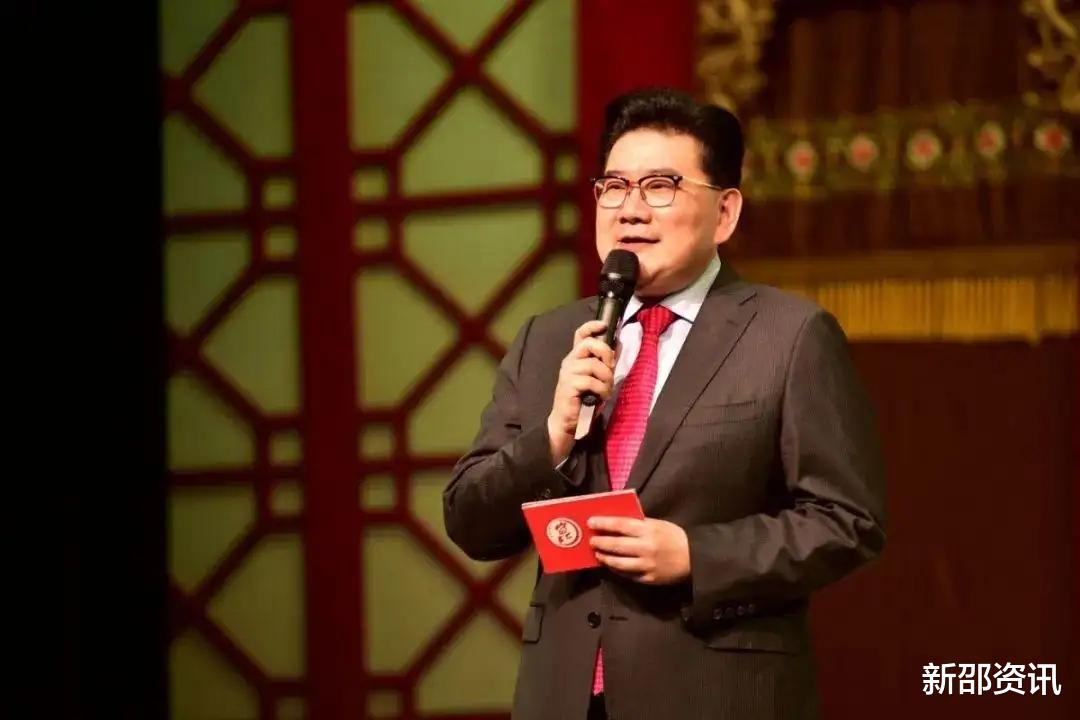 王一博|“东方卫视主持”曹可凡：和王冠传绯闻，妻子是大学教授