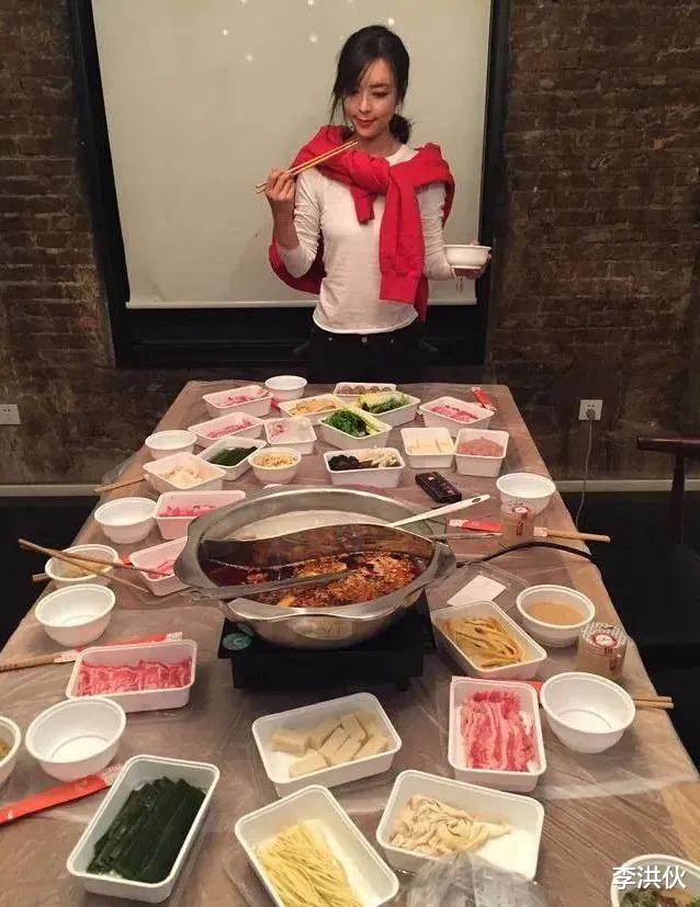 张静初|变洋气了？42岁张静初晒海外生活日常，说话中英文夹杂让人不适应