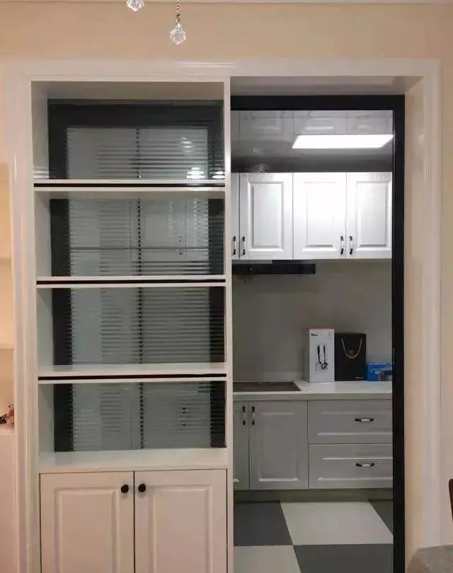 马上入住新家了忍不住晒一晒,朋友都夸客厅漂亮,尤其沙发墙!