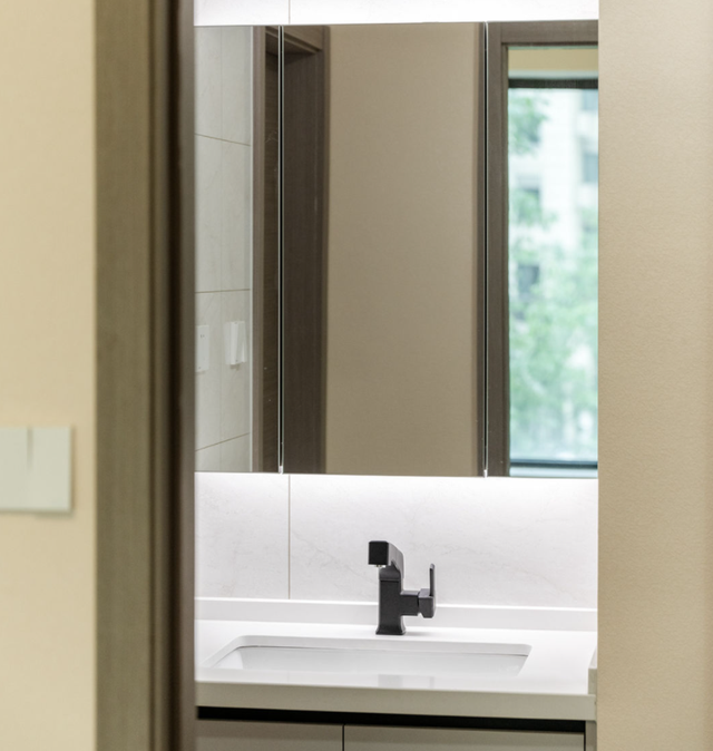 将三居室,爆改成父母钟爱的一居室,处处彰显中式的美