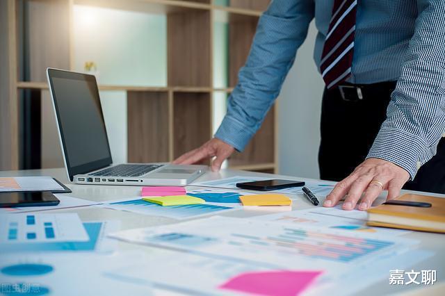 职场礼仪|办完离职1个月，接到同事近60通电话，不懂职场礼仪的人真可怕