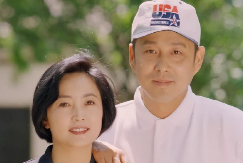 陈道明|在妻子鼓舞下, 陈道明终于迎来了事业的巅峰, 如今与妻子恩爱有加