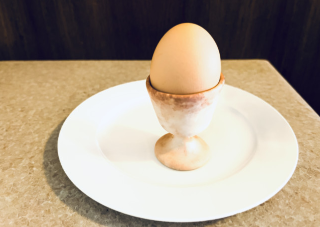 水煮蛋|每天坚持吃一个水煮鸡蛋，有什么好处？血脂会升高吗？早点搞清楚