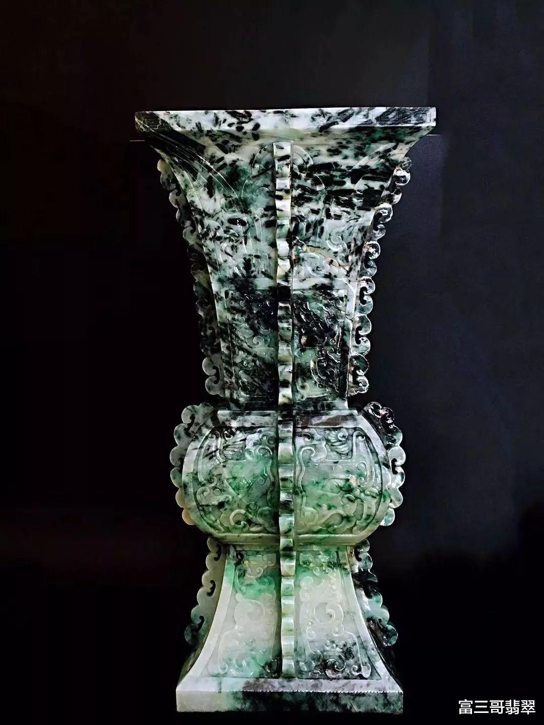 玉雕|翡翠玉雕之美,指尖上的东方美学